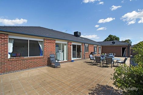 Property photo of 13 Orchardview Grove Sunbury VIC 3429