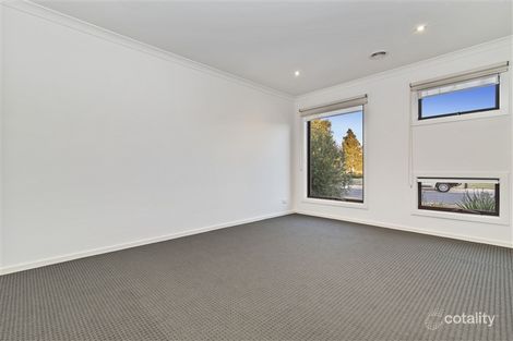 Property photo of 16 Yellowgum Drive Epsom VIC 3551