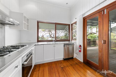 Property photo of 14 Rosary Crescent Highgate Hill QLD 4101