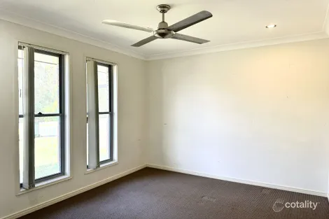 Property photo of 34 Fred Pham Crescent Doolandella QLD 4077