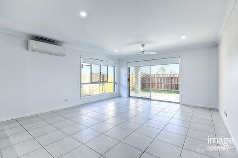 Property photo of 28 Pintail Circuit Deebing Heights QLD 4306
