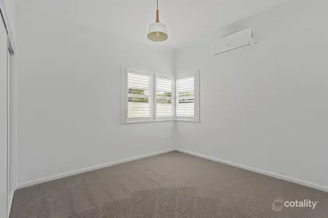 Property photo of 9 Collins Street Mount Lofty QLD 4350