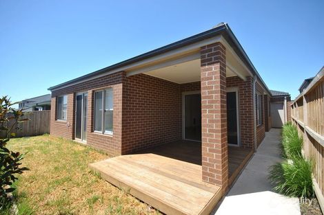 Property photo of 5 Wheelwright Street Clyde North VIC 3978