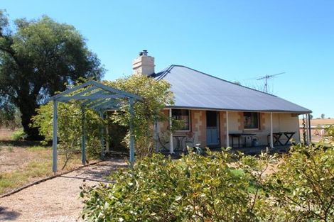 Property photo of 4 Kingston Terrace Auburn SA 5451