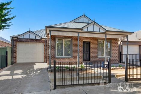 Property photo of 21 Kunuka Circuit Caroline Springs VIC 3023