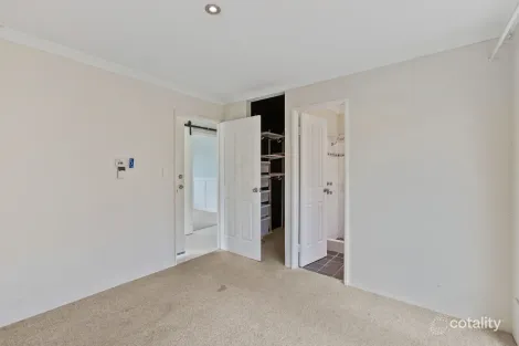 Property photo of 10 Beecroft Mews Ridgewood WA 6030