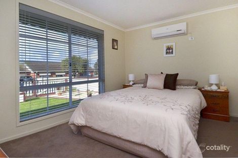 Property photo of 2/3 Bettsons Court Whittington VIC 3219