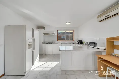 Property photo of 10 Rosslare Parade St Albans VIC 3021