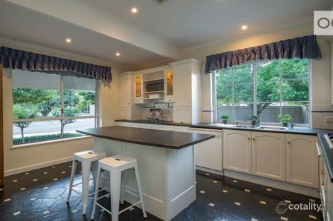 Property photo of 1 Simmons Crescent Flinders Park SA 5025