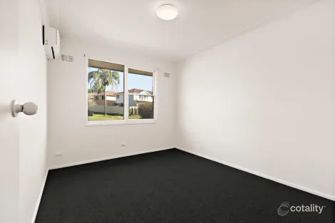 Property photo of 5 Dilkera Avenue Valentine NSW 2280