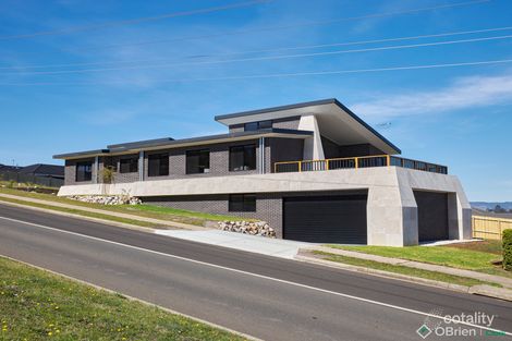 Property photo of 2 Bladen Street Warragul VIC 3820
