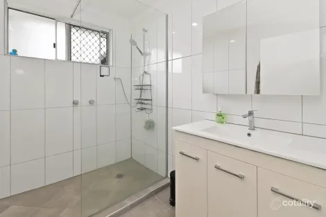 Property photo of 9 Conlan Close Manoora QLD 4870