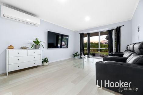 Property photo of 28 Bridle Place Pakenham VIC 3810