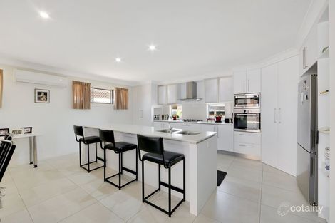 Property photo of 6 Ocean View Place Elliott Heads QLD 4670