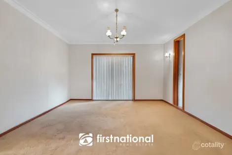 Property photo of 1 Dampier Court Endeavour Hills VIC 3802