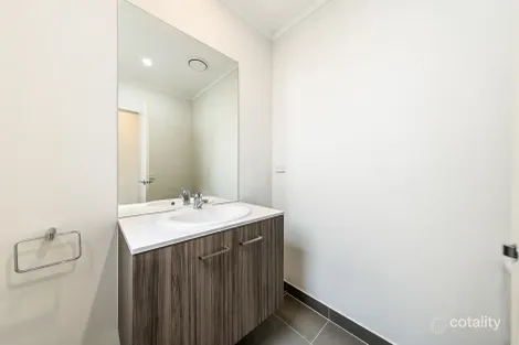 Property photo of 7 Johanna Path Lyndhurst VIC 3975