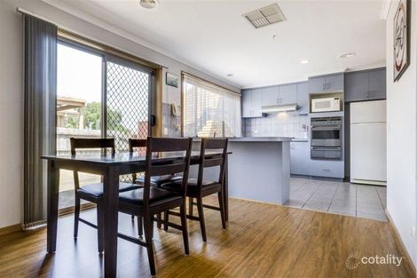 Property photo of 2 Earling Close Wyndham Vale VIC 3024