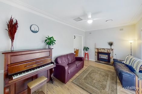 Property photo of 33 Banksia Crescent Dubbo NSW 2830