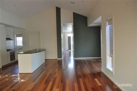 Property photo of 8 McPhie Place Lake Gardens VIC 3355