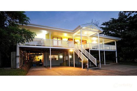 Property photo of 2 Stratford Chase Stratford QLD 4870