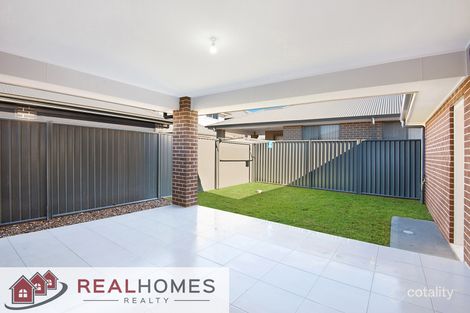 Property photo of 10 Barrow Circuit Jordan Springs NSW 2747