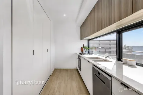 Property photo of 301/193 McKinnon Road McKinnon VIC 3204