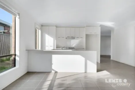 Property photo of 25 Alderbark Way Greenvale VIC 3059