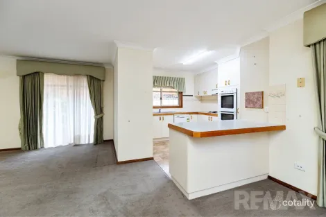 Property photo of 3/12 Bourkelands Drive Bourkelands NSW 2650