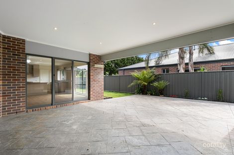 Property photo of 5 Speechley Court Sale VIC 3850