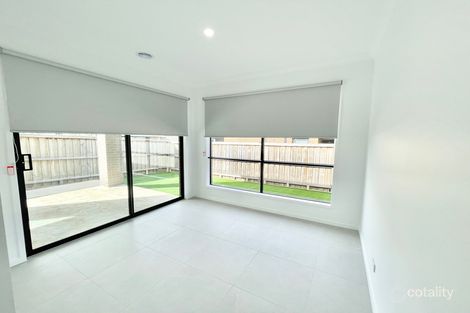 Property photo of 4 Taradale Crescent Fraser Rise VIC 3336