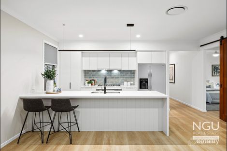 Property photo of 39 Barham Way Spring Mountain QLD 4300