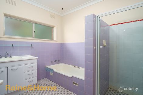 Property photo of 8 Waratah Street Kooringal NSW 2650