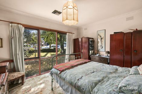 Property photo of 2 Vernon Street Strathmore VIC 3041