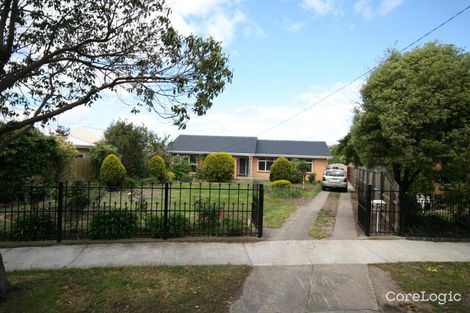 Property photo of 17 Girton Crescent Manifold Heights VIC 3218