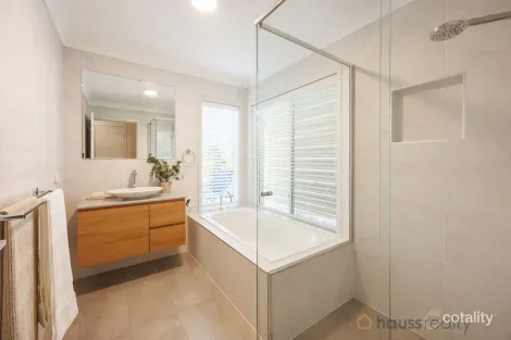 Property photo of 18 Collins Street Corinda QLD 4075