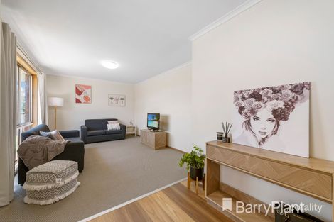 Property photo of 4 Pyke Place Kurunjang VIC 3337