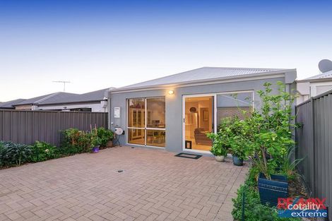 Property photo of 52 Bauer Circle Banksia Grove WA 6031