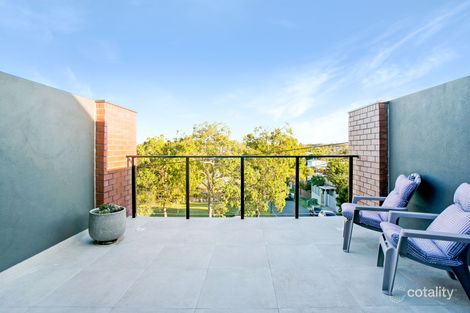 Property photo of 3/7 Chirn Crescent Labrador QLD 4215