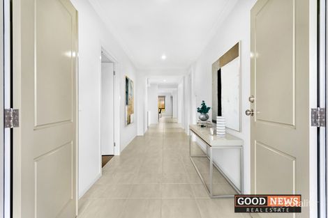 Property photo of 27 Giri Way Werribee VIC 3030