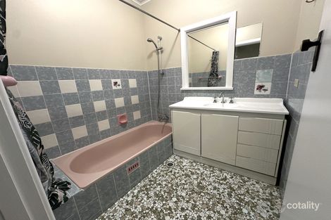 Property photo of 30 Woolana Avenue Budgewoi NSW 2262