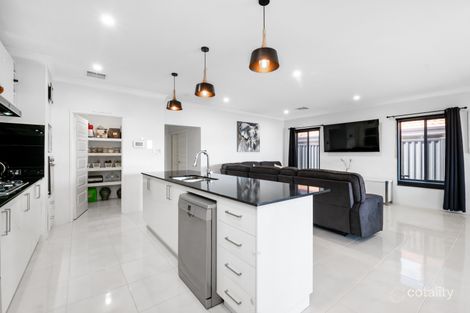 Property photo of 7 Langdon Loop Caversham WA 6055