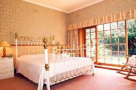 Property photo of 8 Clitheroe Court Glen Iris VIC 3146