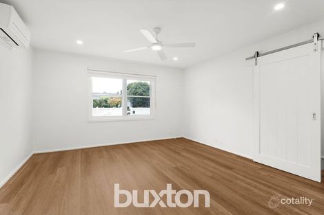 Property photo of 26 Airlie Grove Seaford VIC 3198