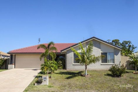 35 Moonstone Dr, Urangan, QLD 4655