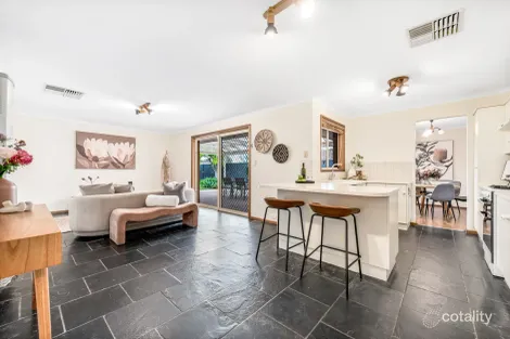 Property photo of 2 Birksdale Court Morphett Vale SA 5162