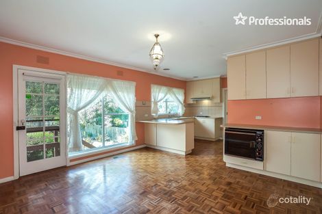 Property photo of 3 Dunrossil Drive Kilsyth VIC 3137