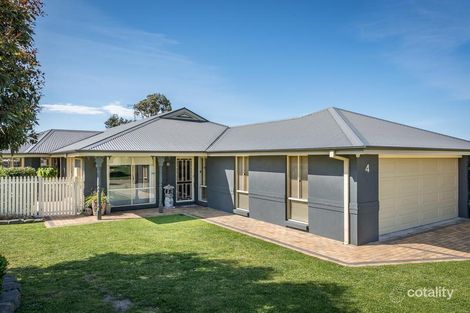 Property photo of 4 Valerie Close Mount Martha VIC 3934
