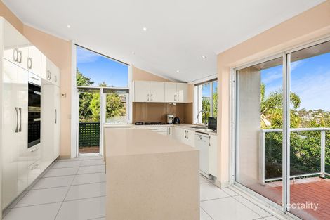 Property photo of 30 Roscommon Crescent Killarney Heights NSW 2087