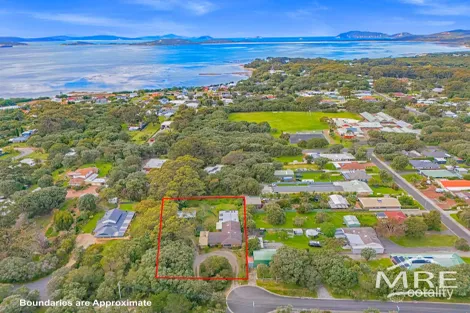 35 Queen St, Little Grove, WA 6330