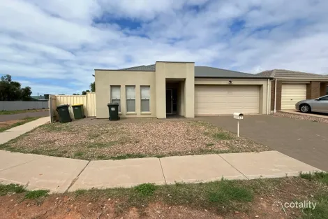 17 Phillips St, Whyalla Stuart, SA 5608